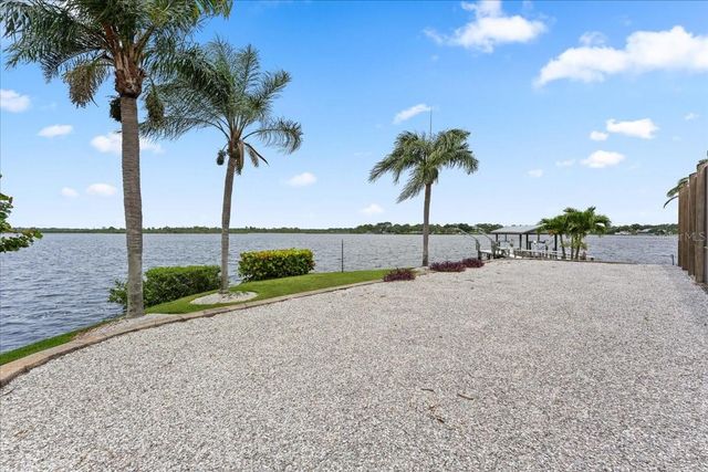 1589 MARY LANE, Tarpon Springs, FL 34689