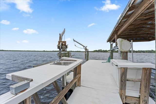 1589 MARY LANE, Tarpon Springs, FL 34689
