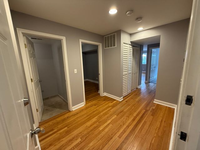 6954 N Greenview Avenue 406, Chicago, IL 60626
