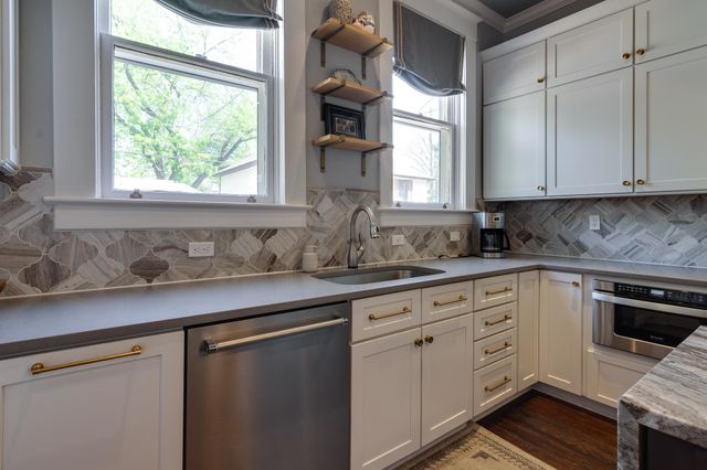 1328 CARR AVE, Memphis, TN 38104