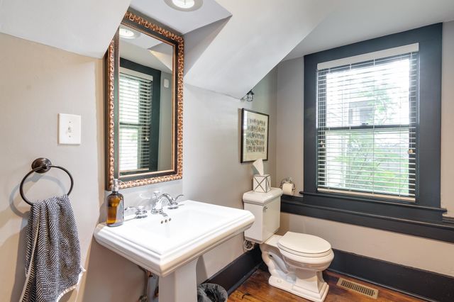 1328 CARR AVE, Memphis, TN 38104