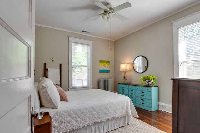 1328 CARR AVE, Memphis, TN 38104