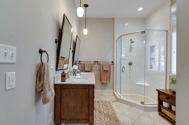 1328 CARR AVE, Memphis, TN 38104