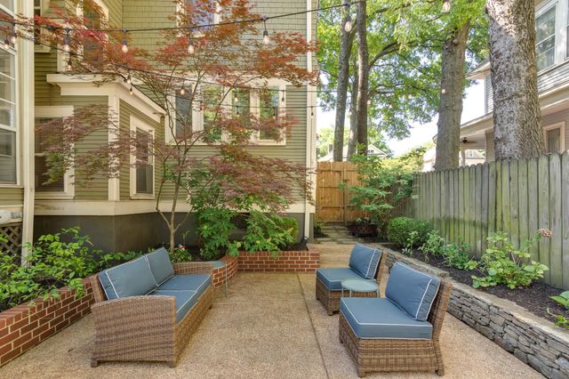 1328 CARR AVE, Memphis, TN 38104