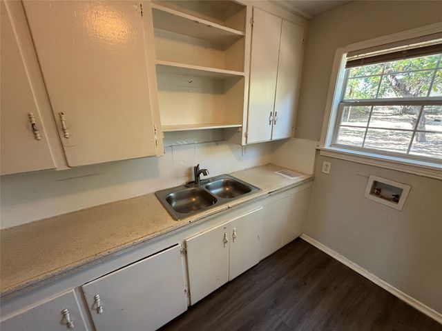 3704 Bright Street, Fort Worth, TX 76119