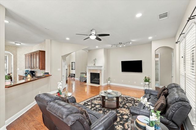 7223 Native Oak Lane, Irving, TX 75063