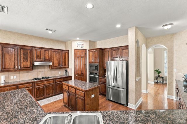 7223 Native Oak Lane, Irving, TX 75063