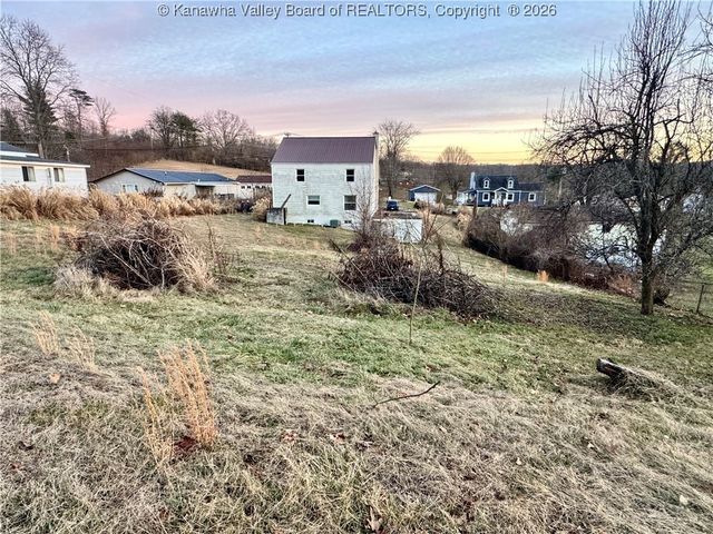 655 Cardinal Drive, Elkview, WV 25071