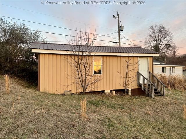 655 Cardinal Drive, Elkview, WV 25071
