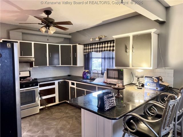 655 Cardinal Drive, Elkview, WV 25071