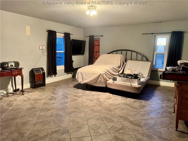 655 Cardinal Drive, Elkview, WV 25071