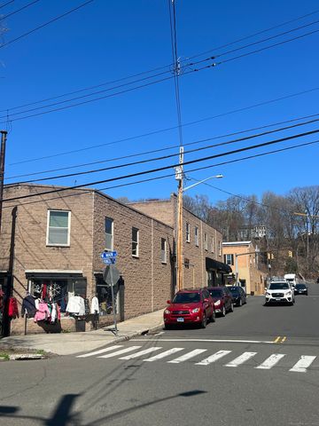 174 Main Street 5, Ansonia, CT 06401