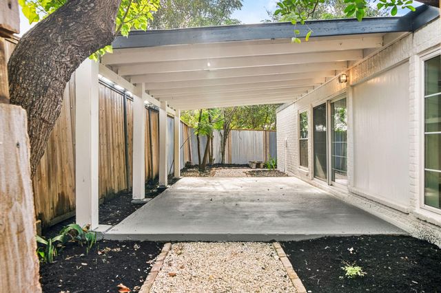 11003 Bellbrook Drive, Houston, TX 77096