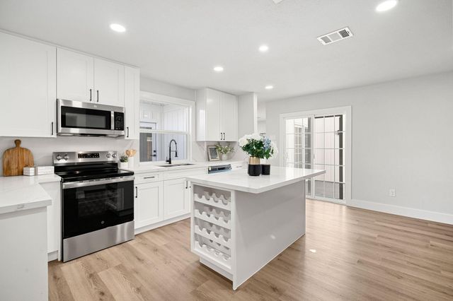11003 Bellbrook Drive, Houston, TX 77096