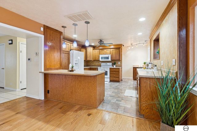 940 S Cotner Boulevard, Lincoln, NE 68510