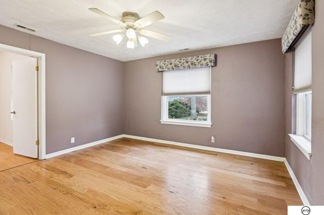 940 S Cotner Boulevard, Lincoln, NE 68510