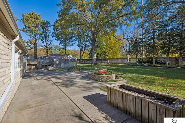 940 S Cotner Boulevard, Lincoln, NE 68510