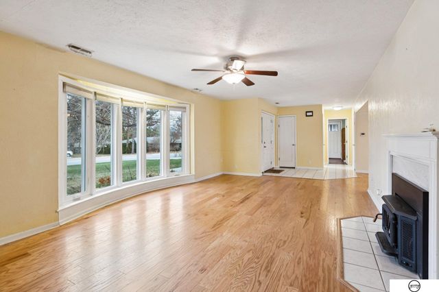 940 S Cotner Boulevard, Lincoln, NE 68510