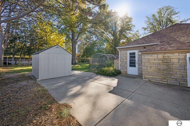 940 S Cotner Boulevard, Lincoln, NE 68510