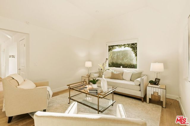 1026 S Windsor Boulevard, Los Angeles, CA 90019
