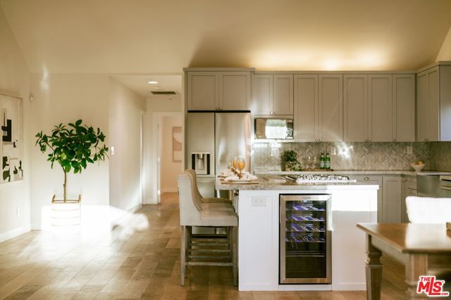 1026 S Windsor Boulevard, Los Angeles, CA 90019
