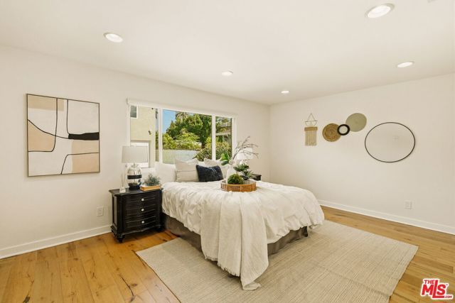 1026 S Windsor Boulevard, Los Angeles, CA 90019