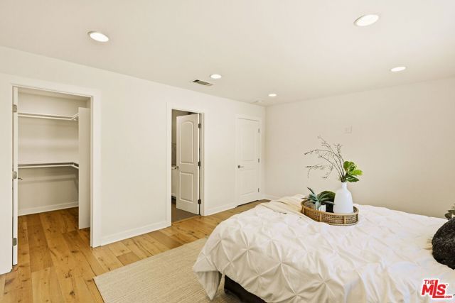 1026 S Windsor Boulevard, Los Angeles, CA 90019