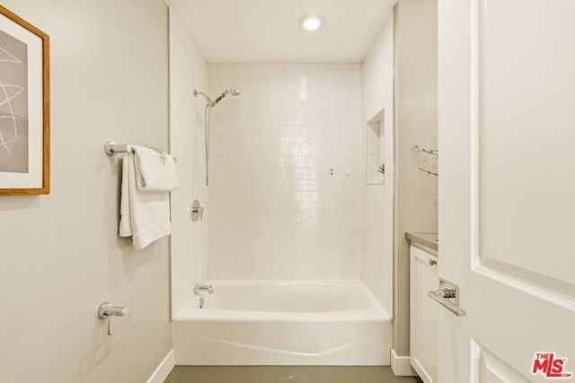 1026 S Windsor Boulevard, Los Angeles, CA 90019