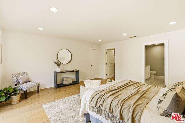 1026 S Windsor Boulevard, Los Angeles, CA 90019