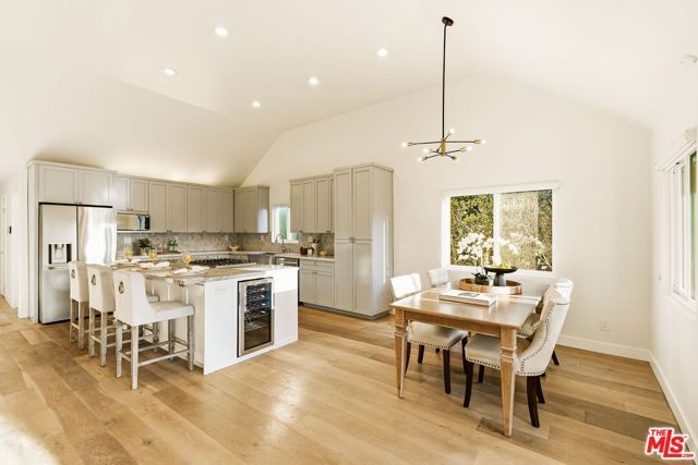 1026 S Windsor Boulevard, Los Angeles, CA 90019