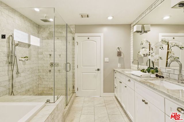 1026 S Windsor Boulevard, Los Angeles, CA 90019
