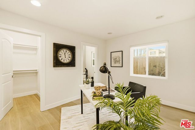 1026 S Windsor Boulevard, Los Angeles, CA 90019