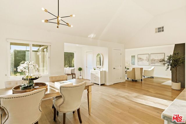 1026 S Windsor Boulevard, Los Angeles, CA 90019