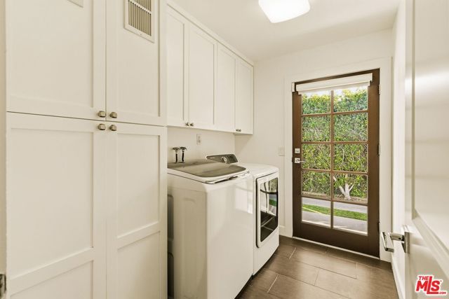 1026 S Windsor Boulevard, Los Angeles, CA 90019