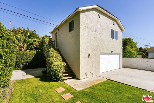 1026 S Windsor Boulevard, Los Angeles, CA 90019