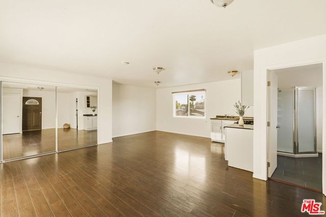 1026 S Windsor Boulevard, Los Angeles, CA 90019