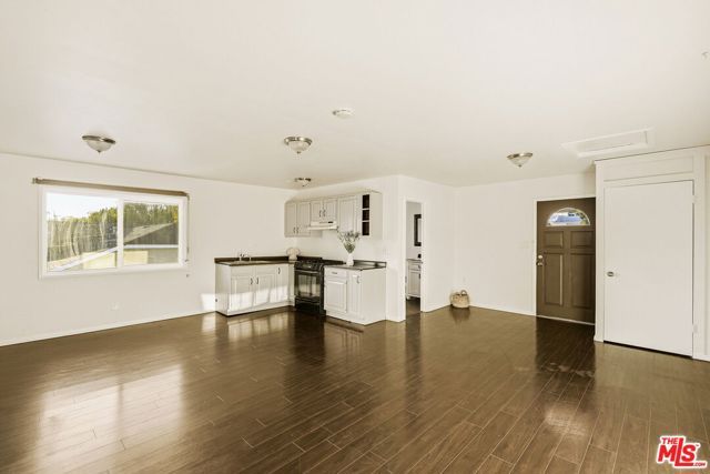 1026 S Windsor Boulevard, Los Angeles, CA 90019