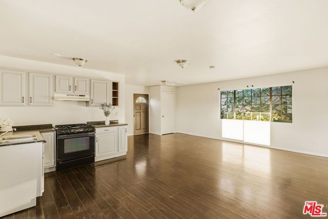 1026 S Windsor Boulevard, Los Angeles, CA 90019