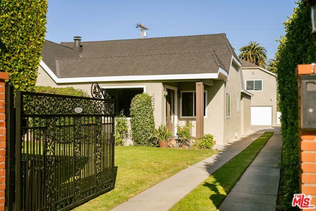 1026 S Windsor Boulevard, Los Angeles, CA 90019