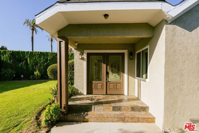 1026 S Windsor Boulevard, Los Angeles, CA 90019