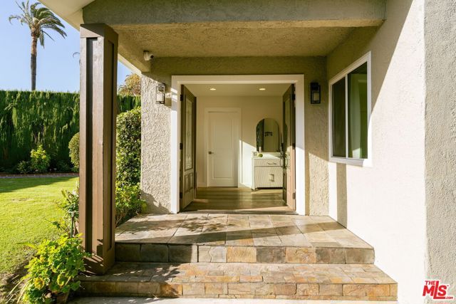 1026 S Windsor Boulevard, Los Angeles, CA 90019