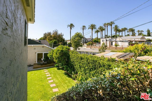 1026 S Windsor Boulevard, Los Angeles, CA 90019