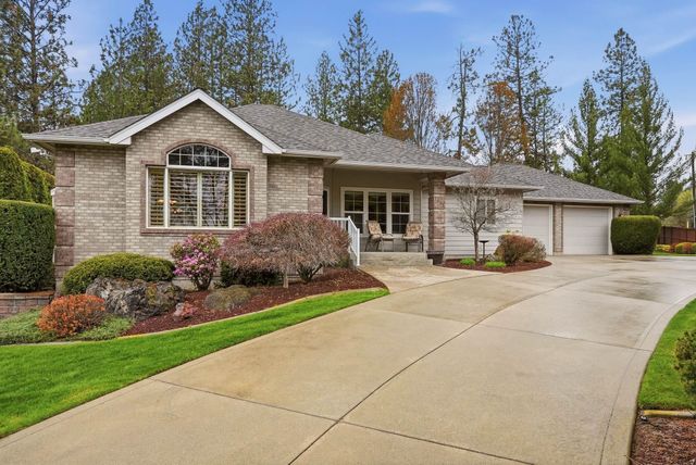 7015 N East Bluff Ct, Spokane, WA 99208