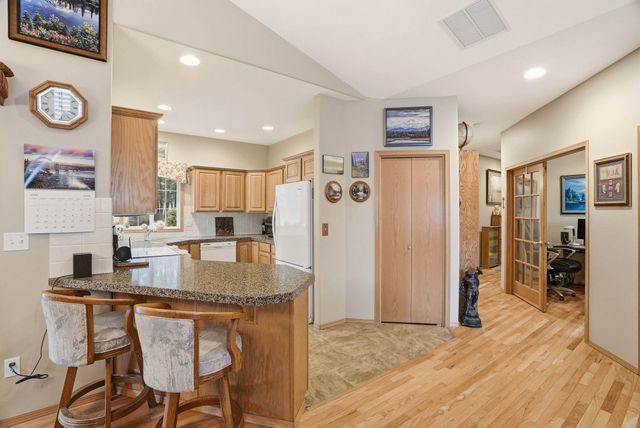 7015 N East Bluff Ct, Spokane, WA 99208