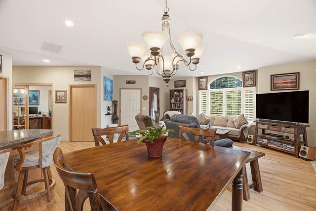 7015 N East Bluff Ct, Spokane, WA 99208