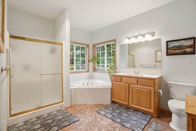 7015 N East Bluff Ct, Spokane, WA 99208