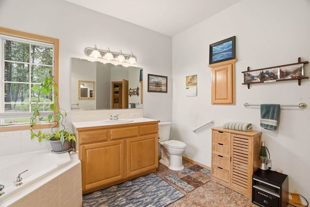 7015 N East Bluff Ct, Spokane, WA 99208