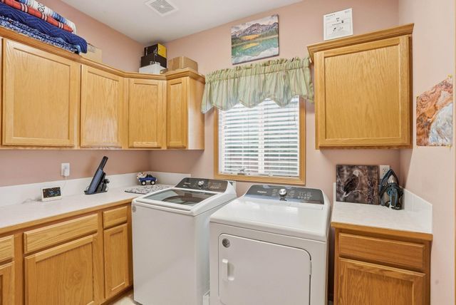 7015 N East Bluff Ct, Spokane, WA 99208