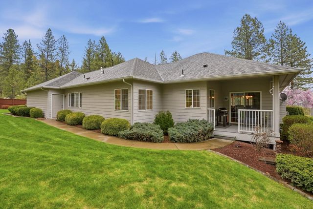 7015 N East Bluff Ct, Spokane, WA 99208