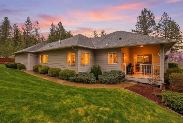 7015 N East Bluff Ct, Spokane, WA 99208